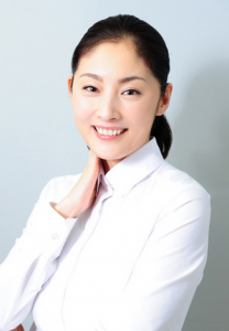 常盤貴子：全身黒のシースルー＆レースワンピ姿でセクシーに