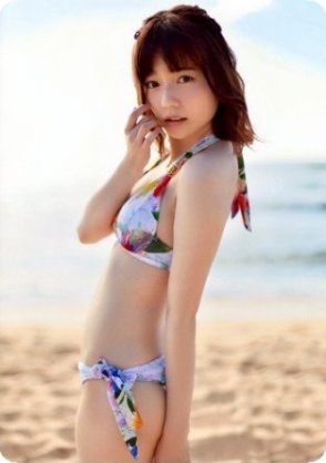 島崎遙香ひとりだけ水着じゃない…AKB48“神8”表紙の少年マガジンが話題