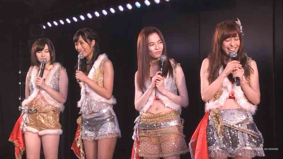 島崎遙香ひとりだけ水着じゃない…AKB48“神8”表紙の少年マガジンが話題