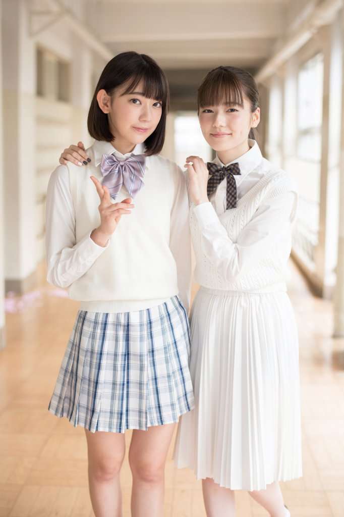 島崎遙香ひとりだけ水着じゃない…AKB48“神8”表紙の少年マガジンが話題