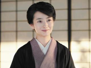 「北川景子みたい！」波瑠が封印した「茶髪ロング＆ギャルメイク」を女性が称賛