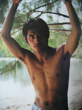 水着が似合う男性有名人の画像を貼ろうじゃないの