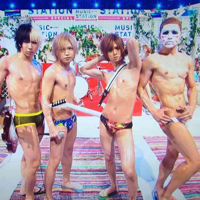 水着が似合う男性有名人の画像を貼ろうじゃないの