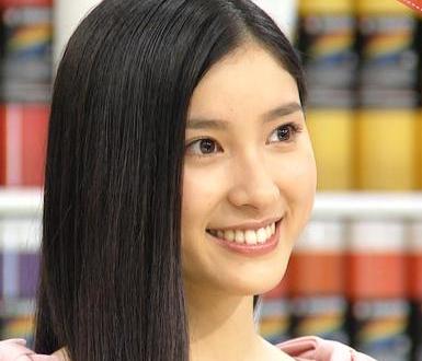 土屋太鳳　水色の花柄浴衣で華やかに　理想のデートを語る