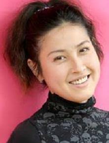 土屋太鳳　水色の花柄浴衣で華やかに　理想のデートを語る
