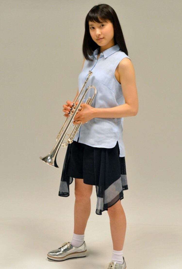 土屋太鳳　水色の花柄浴衣で華やかに　理想のデートを語る