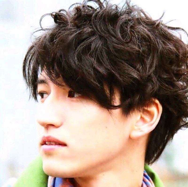 元KAT-TUNの田口淳之介、現在は大阪で小嶺麗奈と「スケボーしたり服を作ったり」