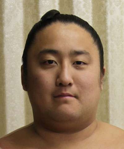 キム・ヨナが日本の芸能界デビューを狙って大整形手術