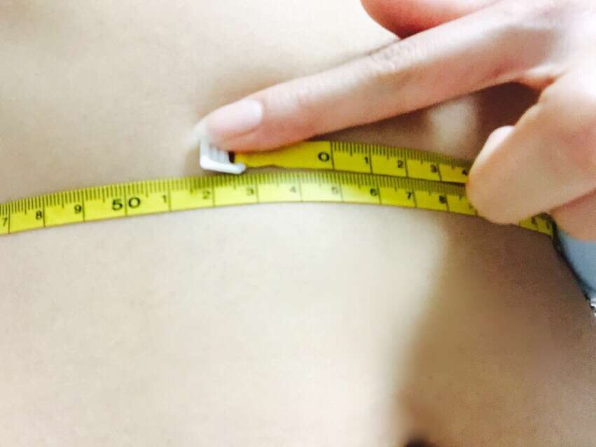 正直に、自分のウエストを測ったら何cmでしたか？