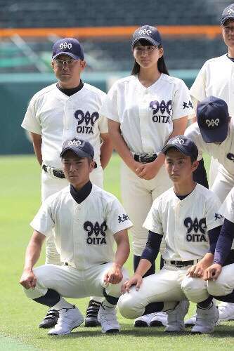 甲子園練習で女子マネがグラウンドに立ち制止される ネットで非難殺到