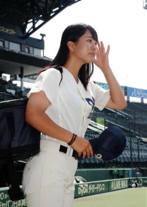 甲子園練習で女子マネがグラウンドに立ち制止される ネットで非難殺到