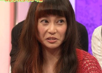 目の奥が笑ってないと感じる有名人