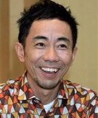 目の奥が笑ってないと感じる有名人