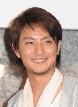 目の奥が笑ってないと感じる有名人