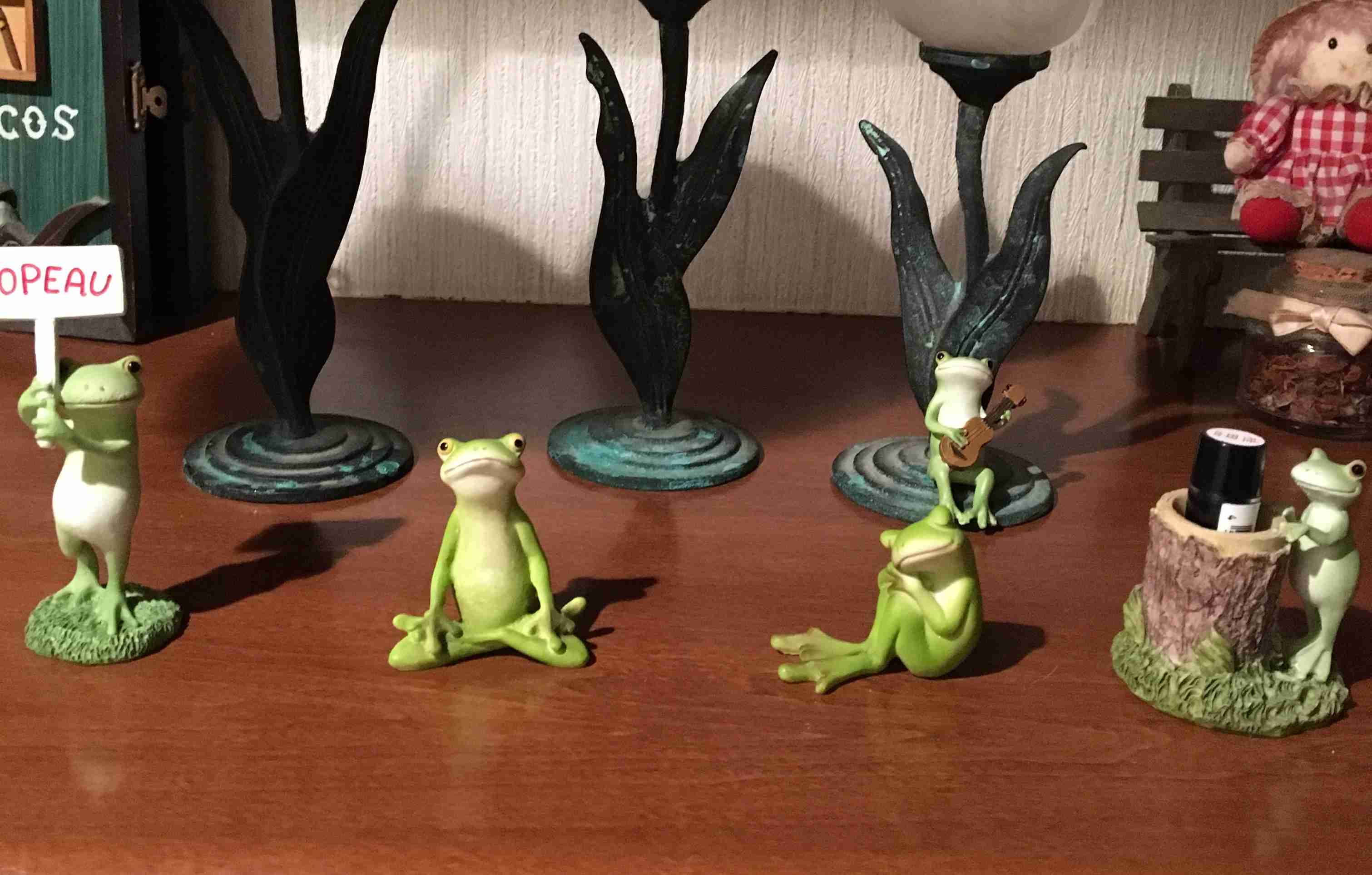 カエルグッズの画像をください。
