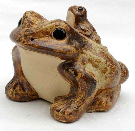 カエルグッズの画像をください。