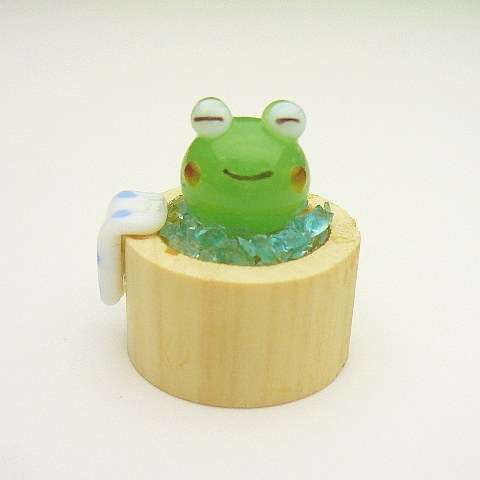 カエルグッズの画像をください。