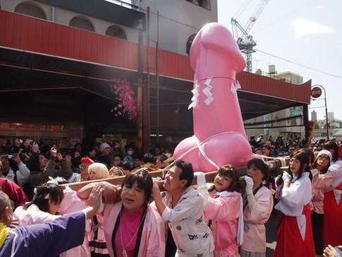 世界中の祭りが集まるトピ