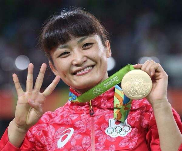 スポーツ選手のヘアスタイルを貼るトピ