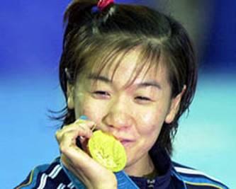 スポーツ選手のヘアスタイルを貼るトピ