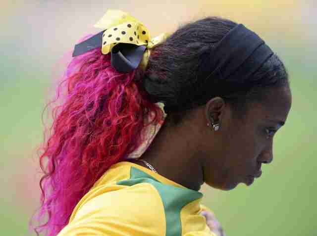 スポーツ選手のヘアスタイルを貼るトピ