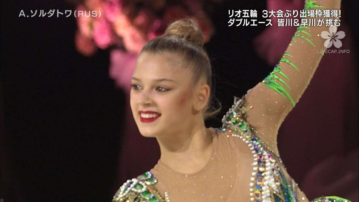 スポーツ選手のヘアスタイルを貼るトピ
