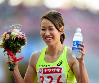 スポーツ選手のヘアスタイルを貼るトピ