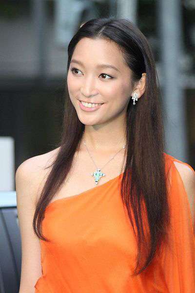 杏、ママモードのショートカットを披露「中学校以来かも」