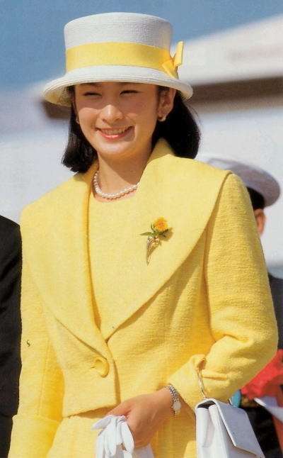 きつね顔が似合うファッション