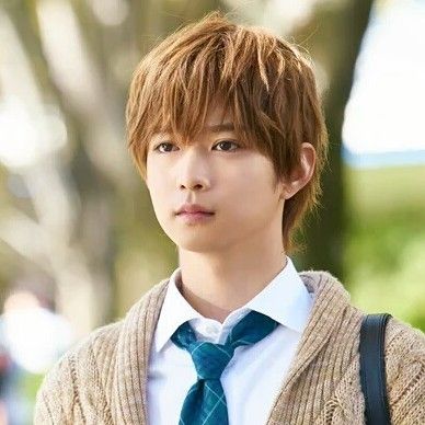 年齢に合わない格好をしても似合っている有名人