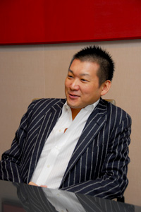 北斗晶、脱帽子の短髪ヘア披露 息子のジェルでアレンジも