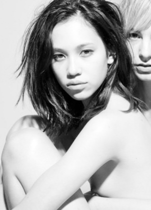水原希子、美谷間のぞくビキニショット公開　ヘルシーな色気に「ドキッとした」の声
