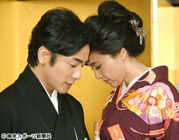 藤原紀香と片岡愛之助の挙式 引き出物は8万円以上の「水素の機器」か