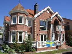 お金に関係なく家を建てられるならどこのメーカーにしますか?