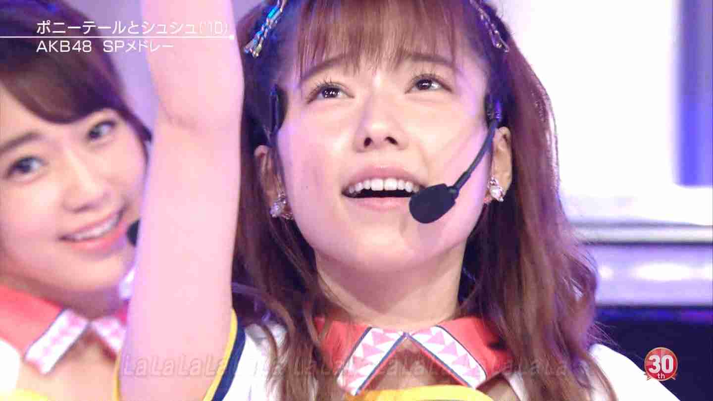 島崎遙香ひとりだけ水着じゃない…AKB48“神8”表紙の少年マガジンが話題