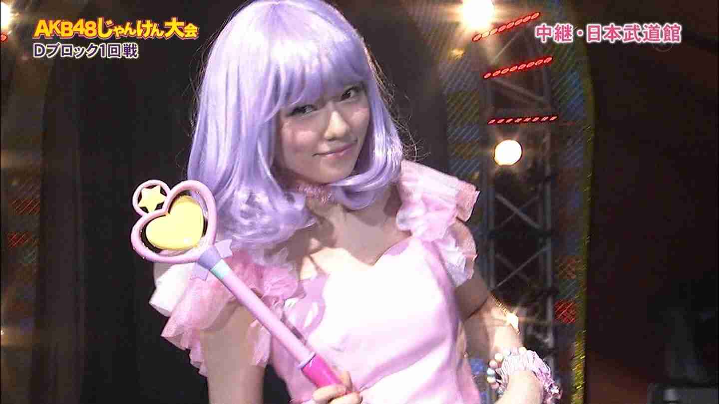 島崎遙香ひとりだけ水着じゃない…AKB48“神8”表紙の少年マガジンが話題