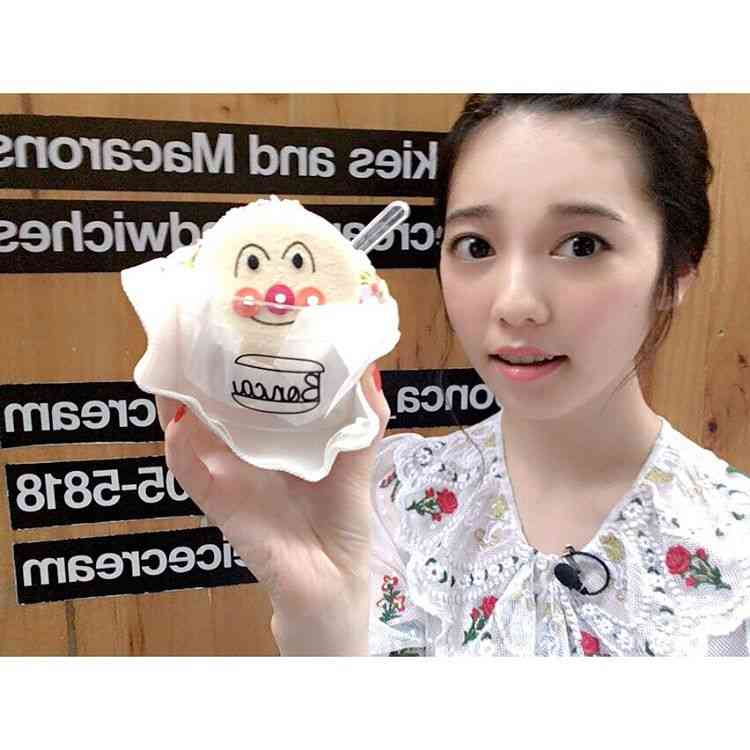 島崎遙香ひとりだけ水着じゃない…AKB48“神8”表紙の少年マガジンが話題