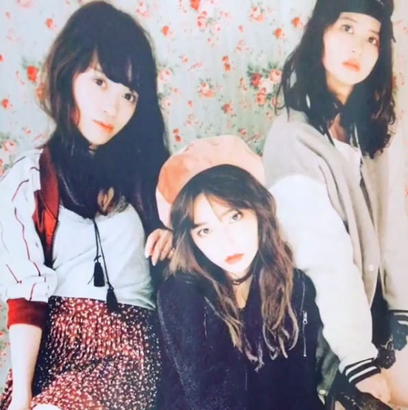 島崎遙香ひとりだけ水着じゃない…AKB48“神8”表紙の少年マガジンが話題