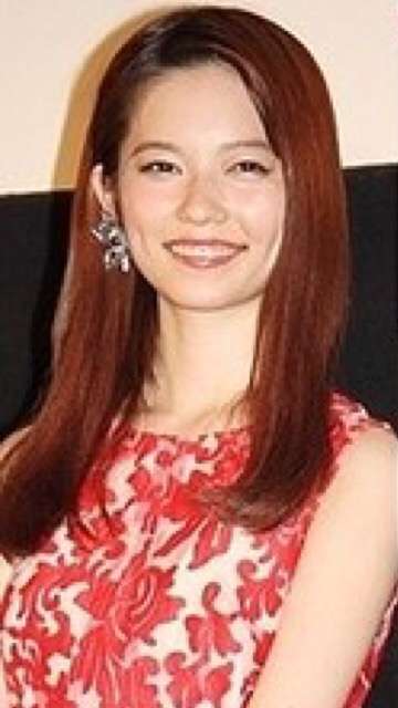 島崎遙香ひとりだけ水着じゃない…AKB48“神8”表紙の少年マガジンが話題