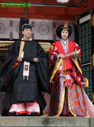 藤原紀香友禅の白無垢 片岡愛之助と相合い傘挙式