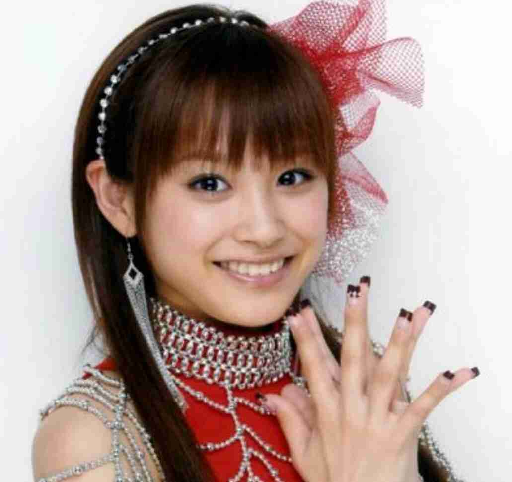 30歳になった高橋愛、幼少期と変わらない姿に「永遠のティーンでいける!」
