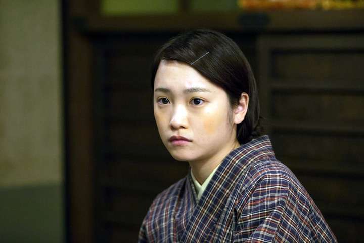 「あの可愛い女の子は誰だ？」ベンザブロックCMの元AKB48川栄李奈が話題