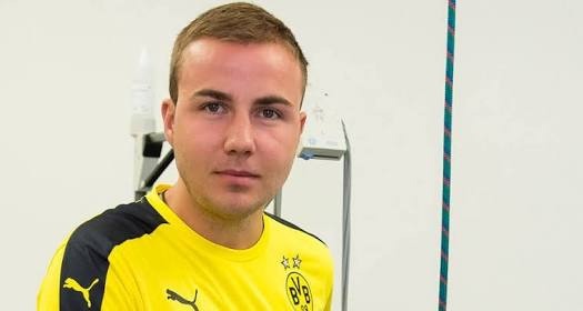 ベッカムになりたくて整形手術に260万円──19歳の甘すぎる夢と将来設計