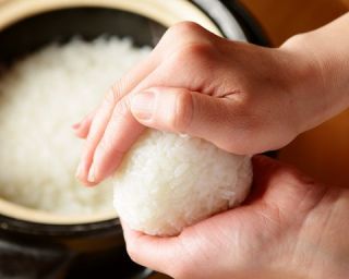 炊飯器以外でご飯を炊いている人〜