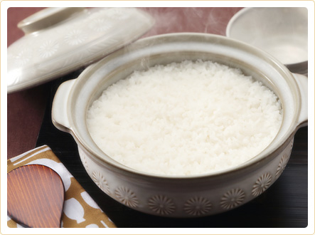炊飯器以外でご飯を炊いている人〜
