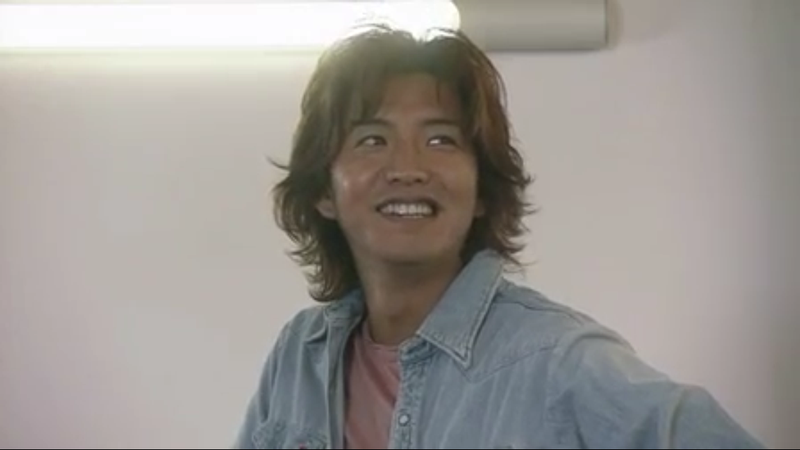 優しい笑顔をしてる画像