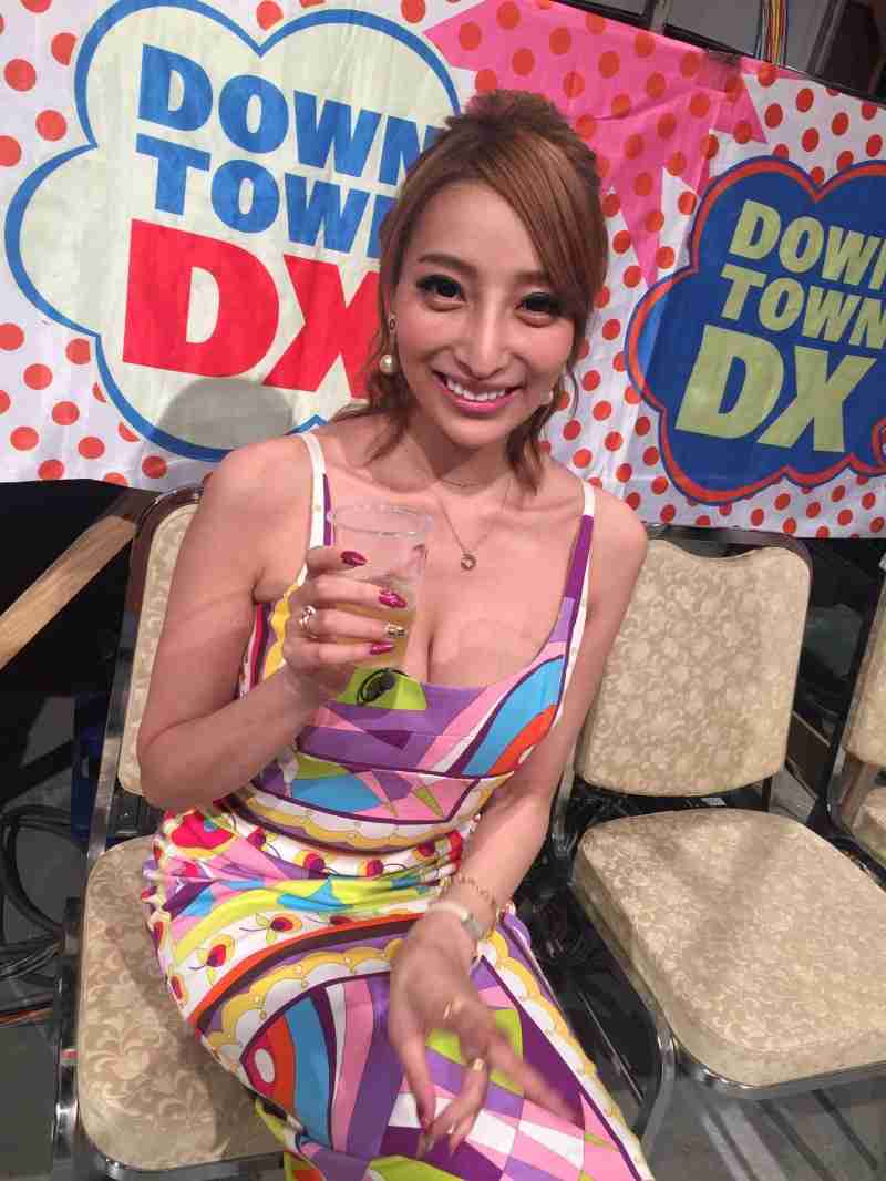 優しい笑顔をしてる画像