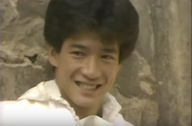 優しい笑顔をしてる画像