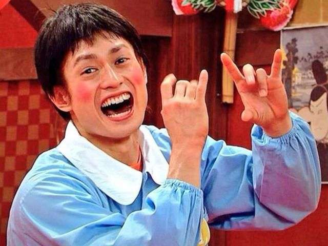 優しい笑顔をしてる画像
