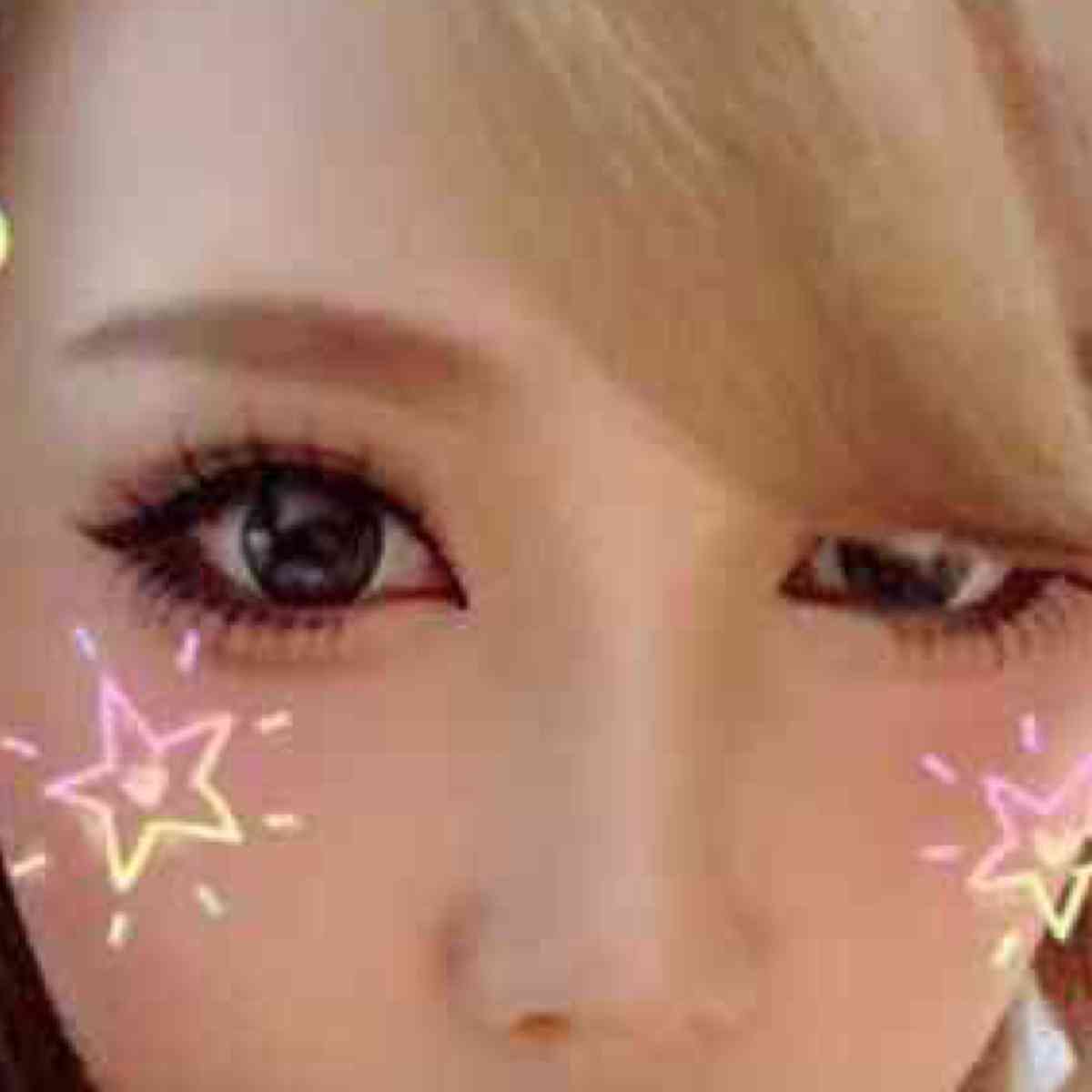 ざわちんがキャバ嬢に 胸元SEXY“キャバちん”に指名殺到